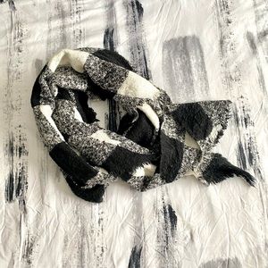 White & Black Plaid Bouclé Scarf